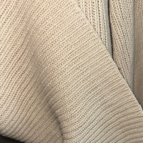 DISSH Cream Ribbed Knit Top Size Medium - Picture 11 of 16